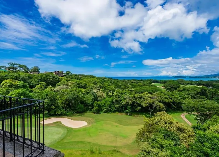 Stunning Luxury Penthouse In Exclusive Beachfront Community With Resort-style Amenities & Sweeping Views Of The Ocean & Golf Course Сasa de vacaciones *