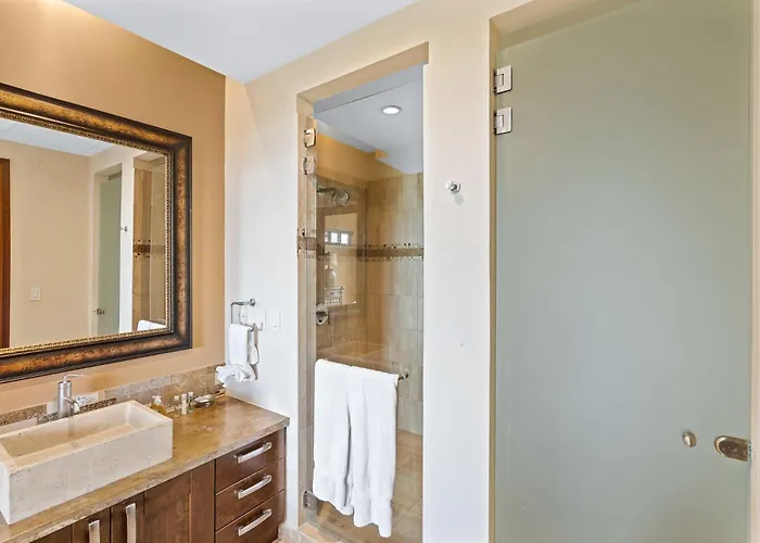 Stunning Luxury Penthouse In Exclusive Beachfront Community With Resort-style Amenities & Sweeping Views Of The Ocean & Golf Course Сasa de vacaciones