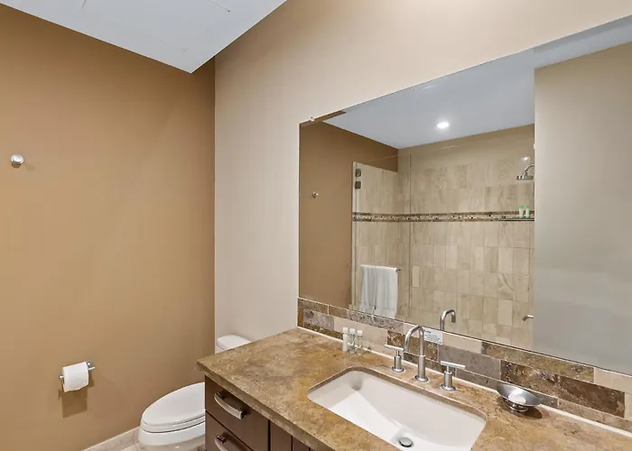 Сasa de vacaciones Stunning Luxury Penthouse In Exclusive Beachfront Community With Resort-style Amenities & Sweeping Views Of The Ocean & Golf Course *