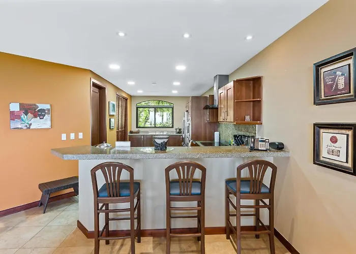 Stunning Luxury Penthouse In Exclusive Beachfront Community With Resort-style Amenities & Sweeping Views Of The Ocean & Golf Course Santa Cruz (Guanacaste)