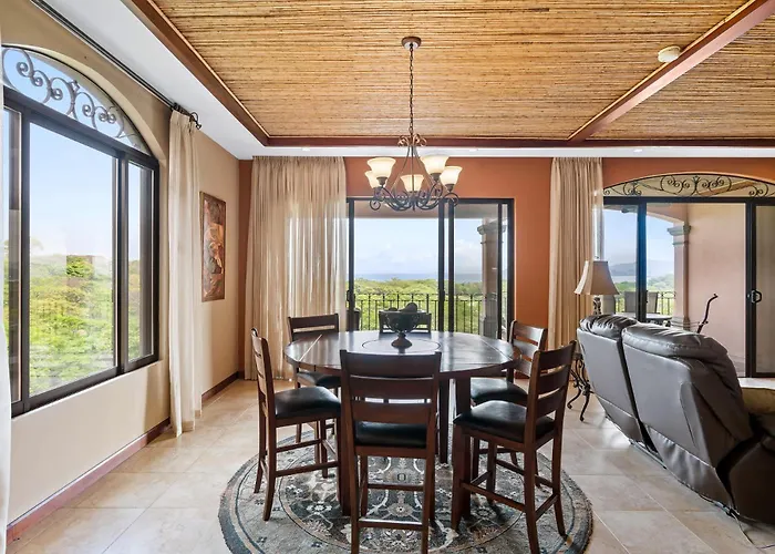 Stunning Luxury Penthouse In Exclusive Beachfront Community With Resort-style Amenities & Sweeping Views Of The Ocean & Golf Course Santa Cruz (Guanacaste)