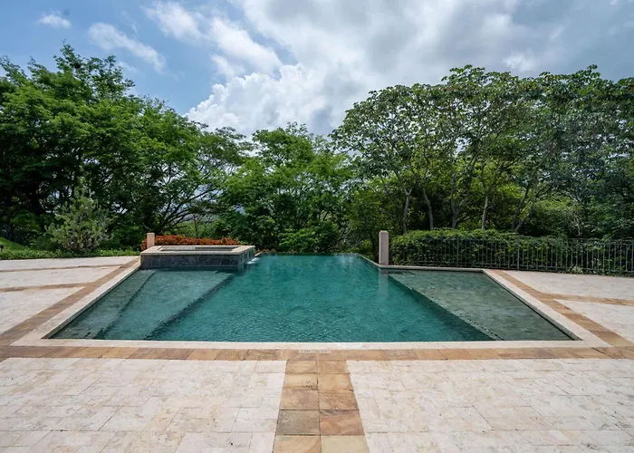 Сasa de vacaciones Stunning Luxury Penthouse In Exclusive Beachfront Community With Resort-style Amenities & Sweeping Views Of The Ocean & Golf Course