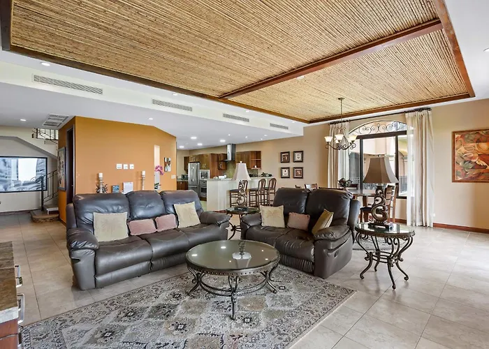 Stunning Luxury Penthouse In Exclusive Beachfront Community With Resort-style Amenities & Sweeping Views Of The Ocean & Golf Course Santa Cruz (Guanacaste)