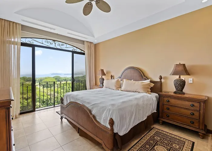 Stunning Luxury Penthouse In Exclusive Beachfront Community With Resort-style Amenities & Sweeping Views Of The Ocean & Golf Course Сasa de vacaciones