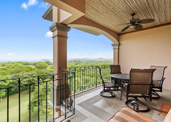 Stunning Luxury Penthouse In Exclusive Beachfront Community With Resort-style Amenities & Sweeping Views Of The Ocean & Golf Course *
