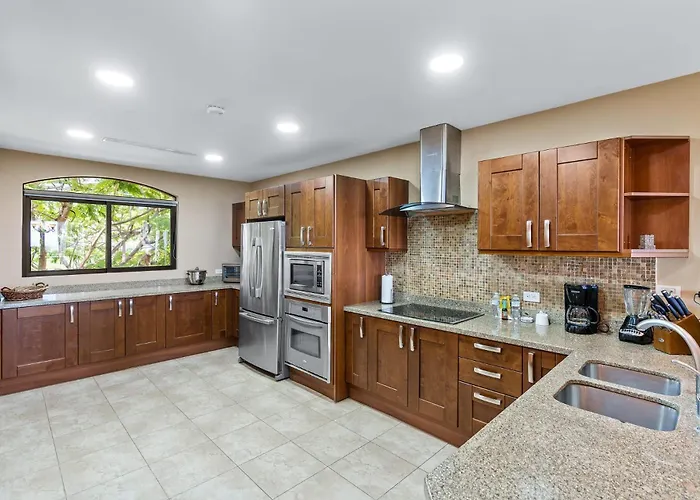 Сasa de vacaciones Stunning Luxury Penthouse In Exclusive Beachfront Community With Resort-style Amenities & Sweeping Views Of The Ocean & Golf Course