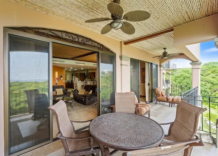 Stunning Luxury Penthouse In Exclusive Beachfront Community With Resort-style Amenities & Sweeping Views Of The Ocean & Golf Course Santa Cruz (Guanacaste)